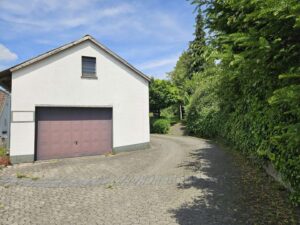 Einzelgarage / Einfahrt