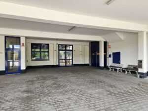 Zugang Halle1a_Rolltor Halle1