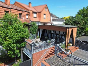 Rückansicht/Dachterrasse
