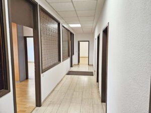 Altbau_Flur