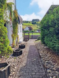 Weg zur Terrasse